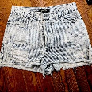 Brandy Melville John Gault Women’s Striped cut off shorts Size‎ 26
